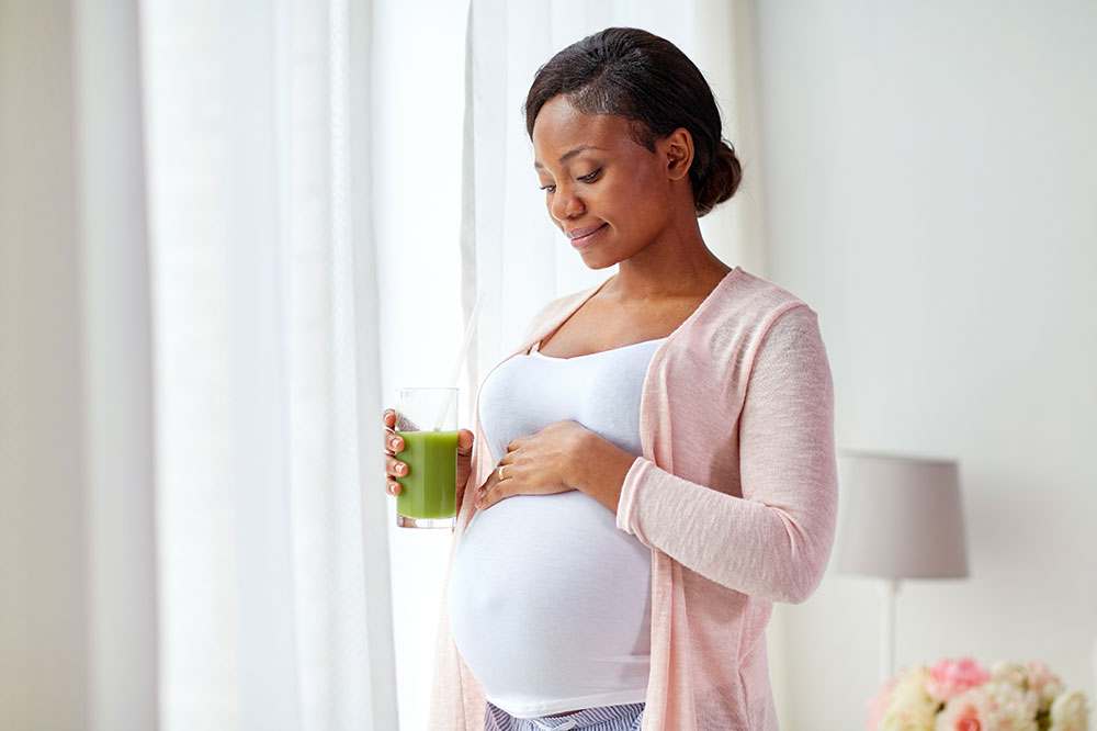 6 foods and drinks that soothe pregnancy symptoms