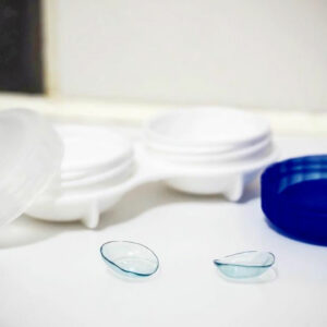 How to take care of your contact lenses