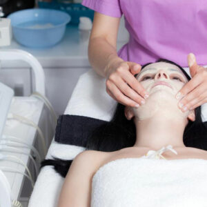 Points to consider before opening up your own salon and spa parlor