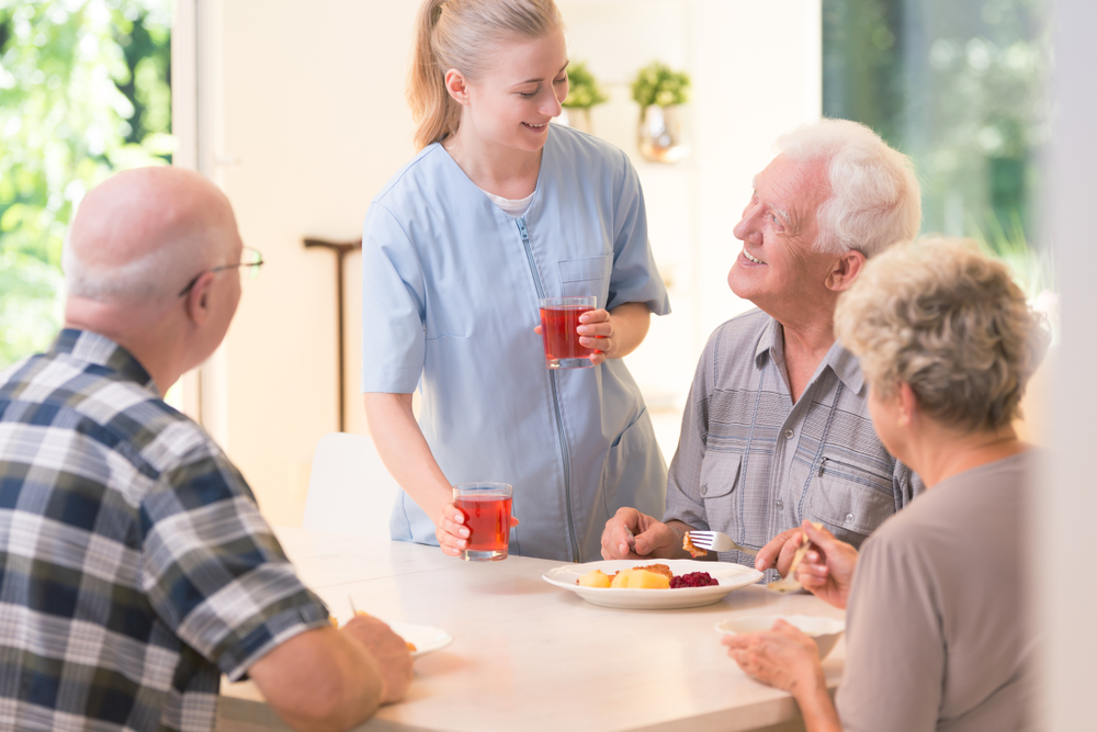 4 Tips To Choose A Reliable Senior Home Caregiver